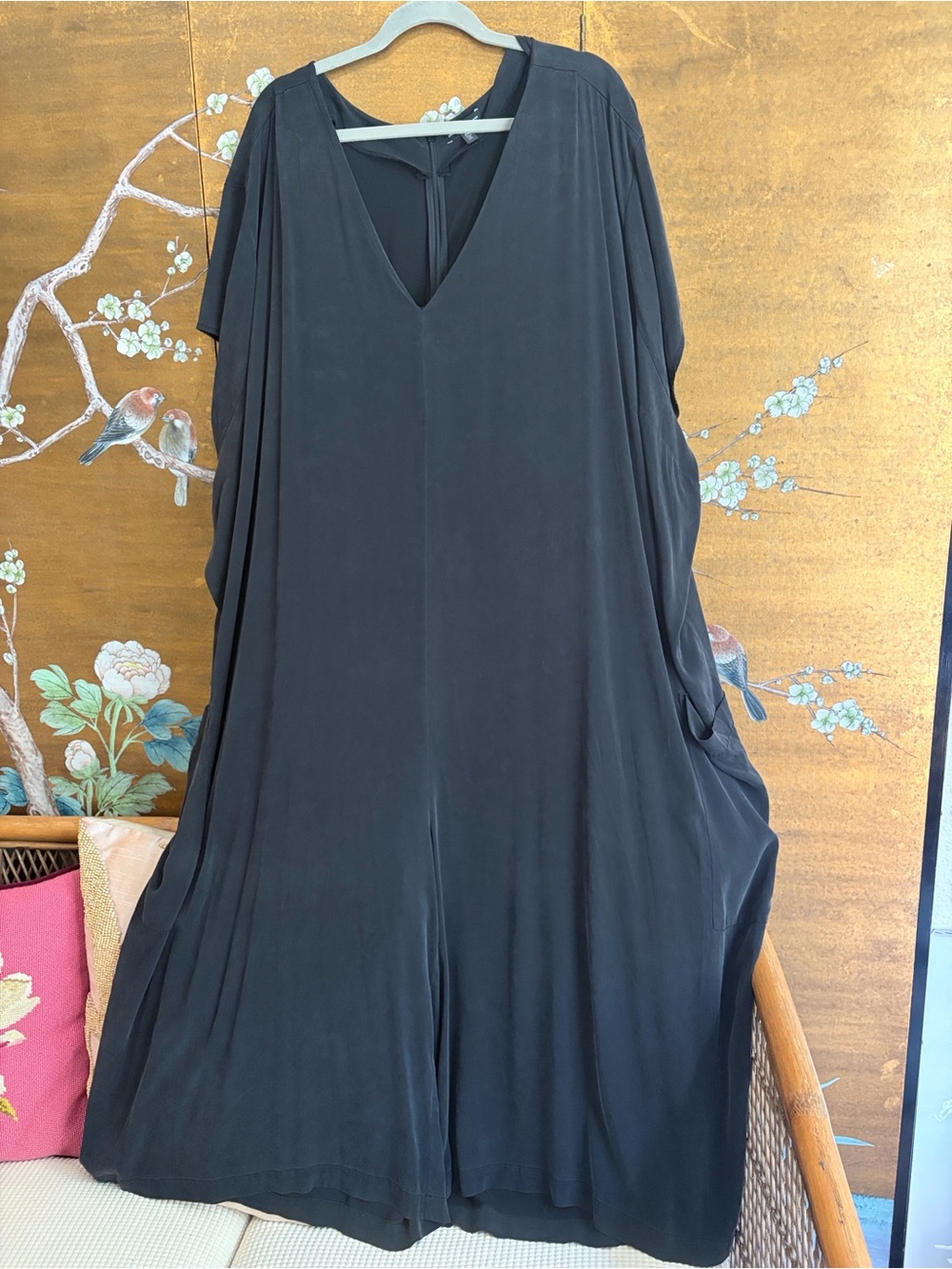 Universal Standard Cupro /vegan silk Jumpsuit, lightweight, classy, comfortable - Picture 4 of 9